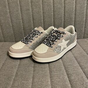 Women’s Sneaker 👟